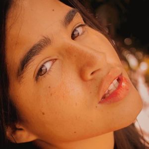 Meet your Posher, Shakira